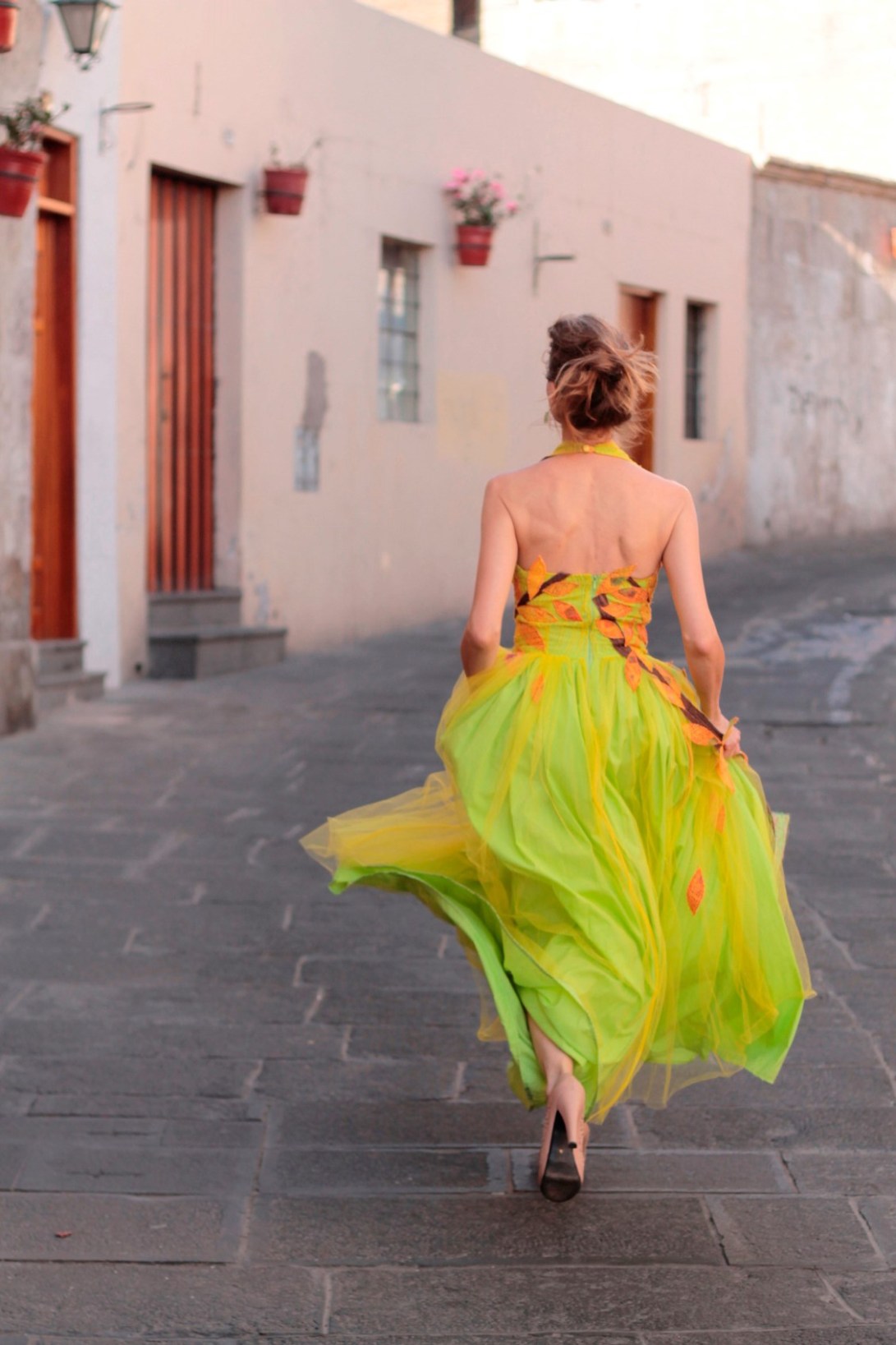 genevieve-guadalupe-autumn-leaves-back